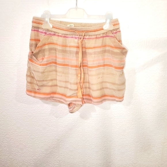 Wilfred Aritzia silk stripe shorts - Picture 2 of 8
